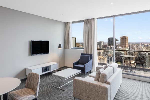 Meriton Suites Campbell Street image 1