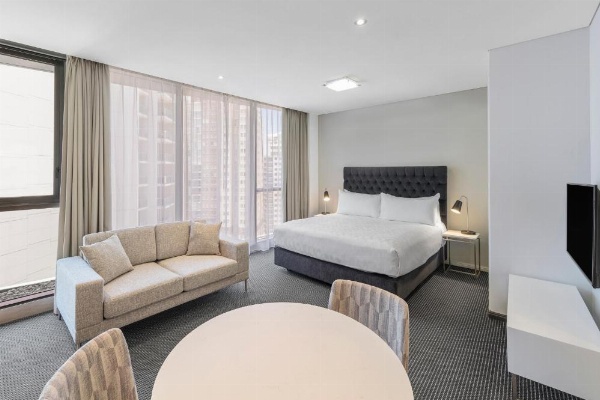 Meriton Suites Campbell Street image 24
