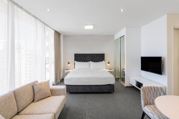 Meriton Suites Campbell Street image 25