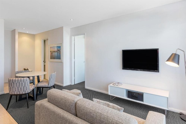 Meriton Suites Campbell Street image 9